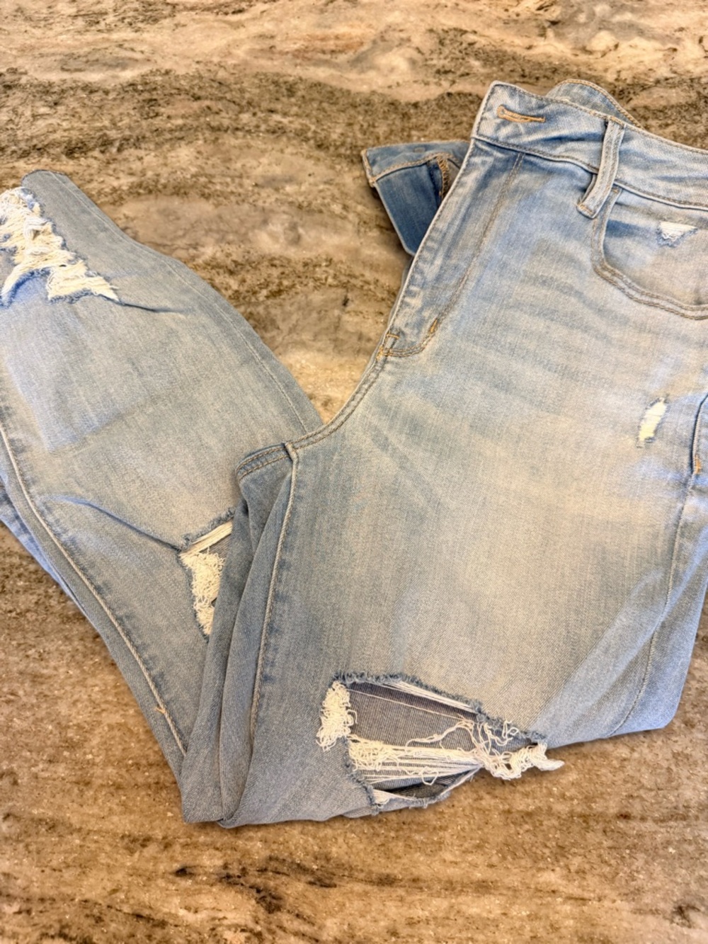 American Eagle Outfitters Light Blue Distressed Ankle Jeans